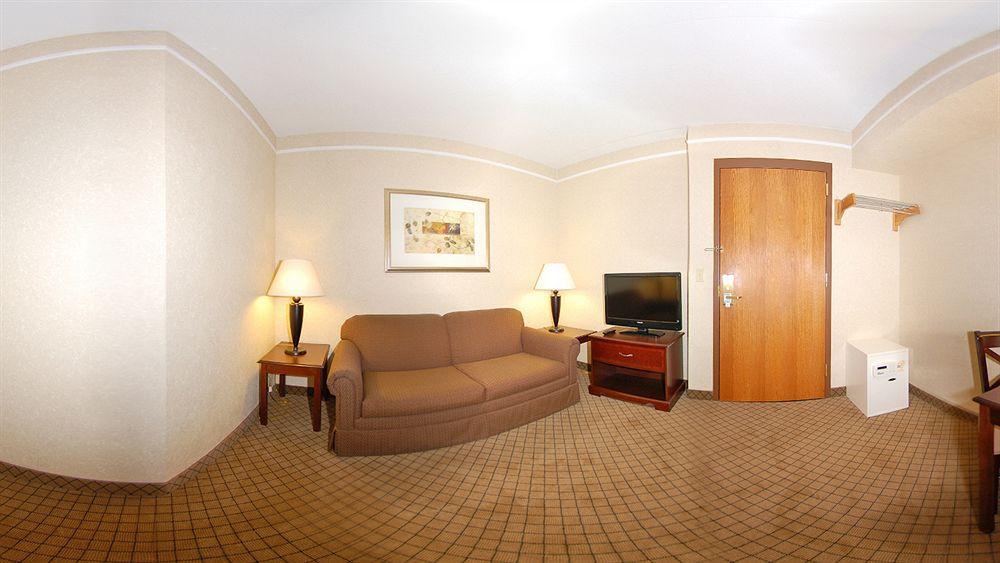 Candlewood Suites Grand Rapids Airport By Ihg Cascade Εξωτερικό φωτογραφία