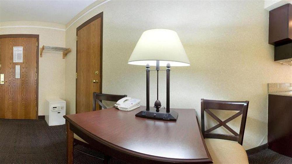 Candlewood Suites Grand Rapids Airport By Ihg Cascade Εξωτερικό φωτογραφία