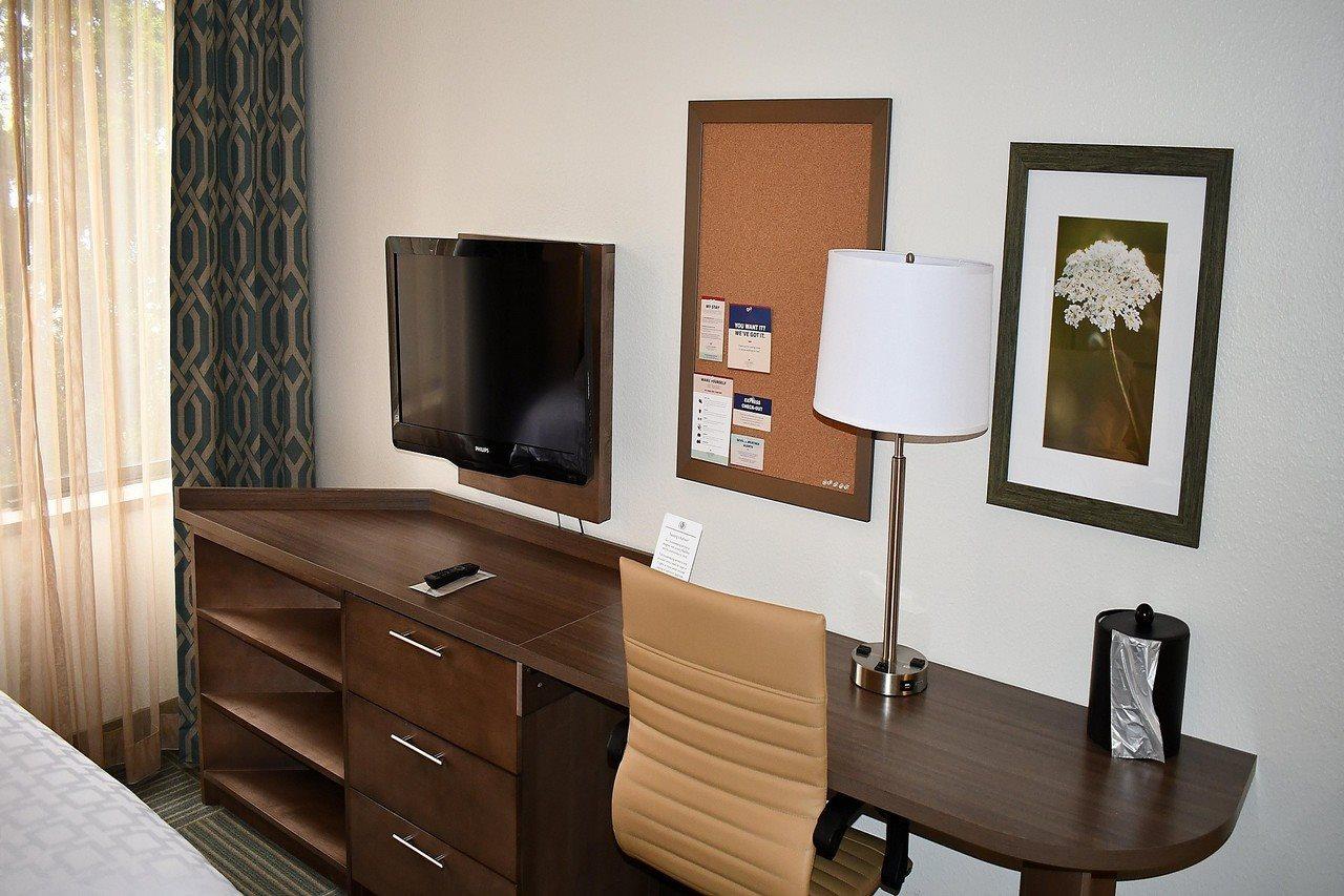 Candlewood Suites Grand Rapids Airport By Ihg Cascade Εξωτερικό φωτογραφία
