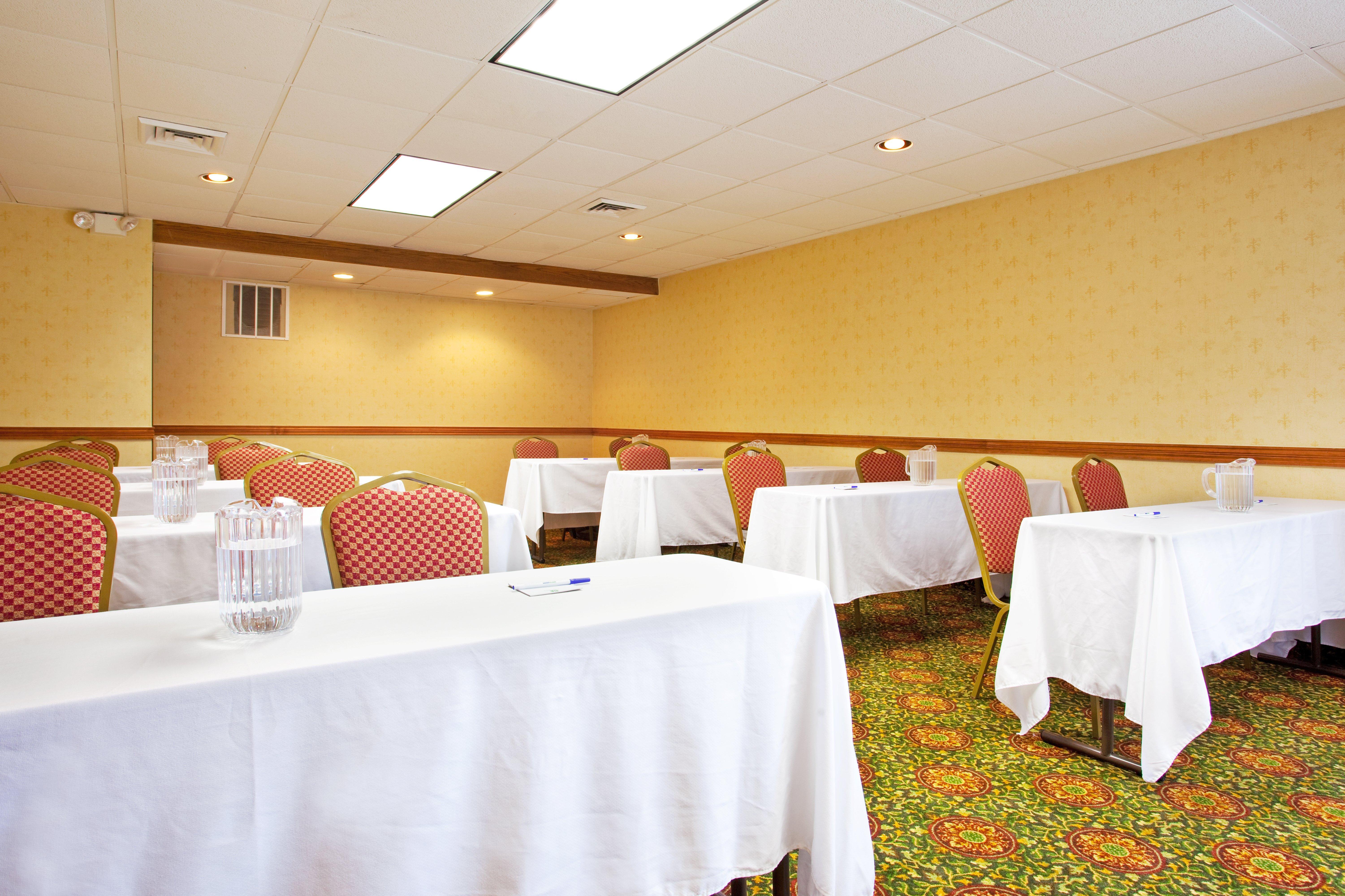 Candlewood Suites Grand Rapids Airport By Ihg Cascade Εξωτερικό φωτογραφία