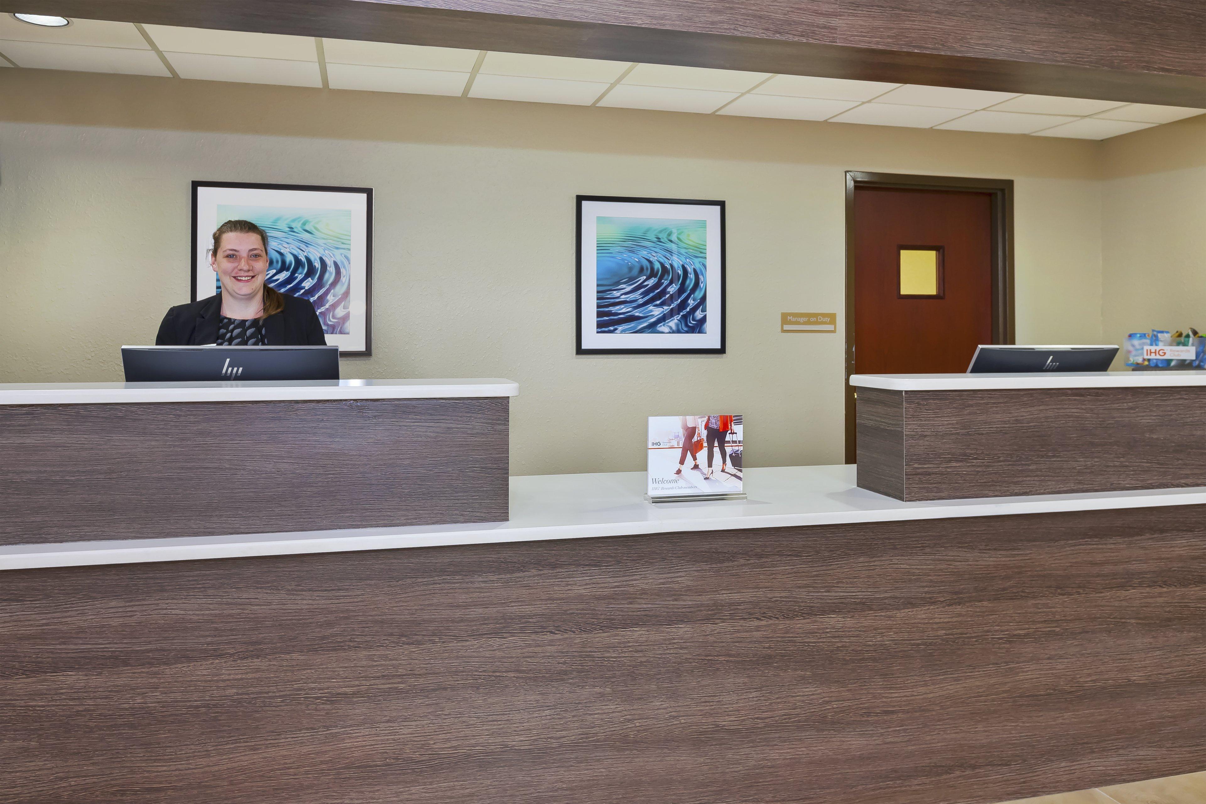 Candlewood Suites Grand Rapids Airport By Ihg Cascade Εξωτερικό φωτογραφία