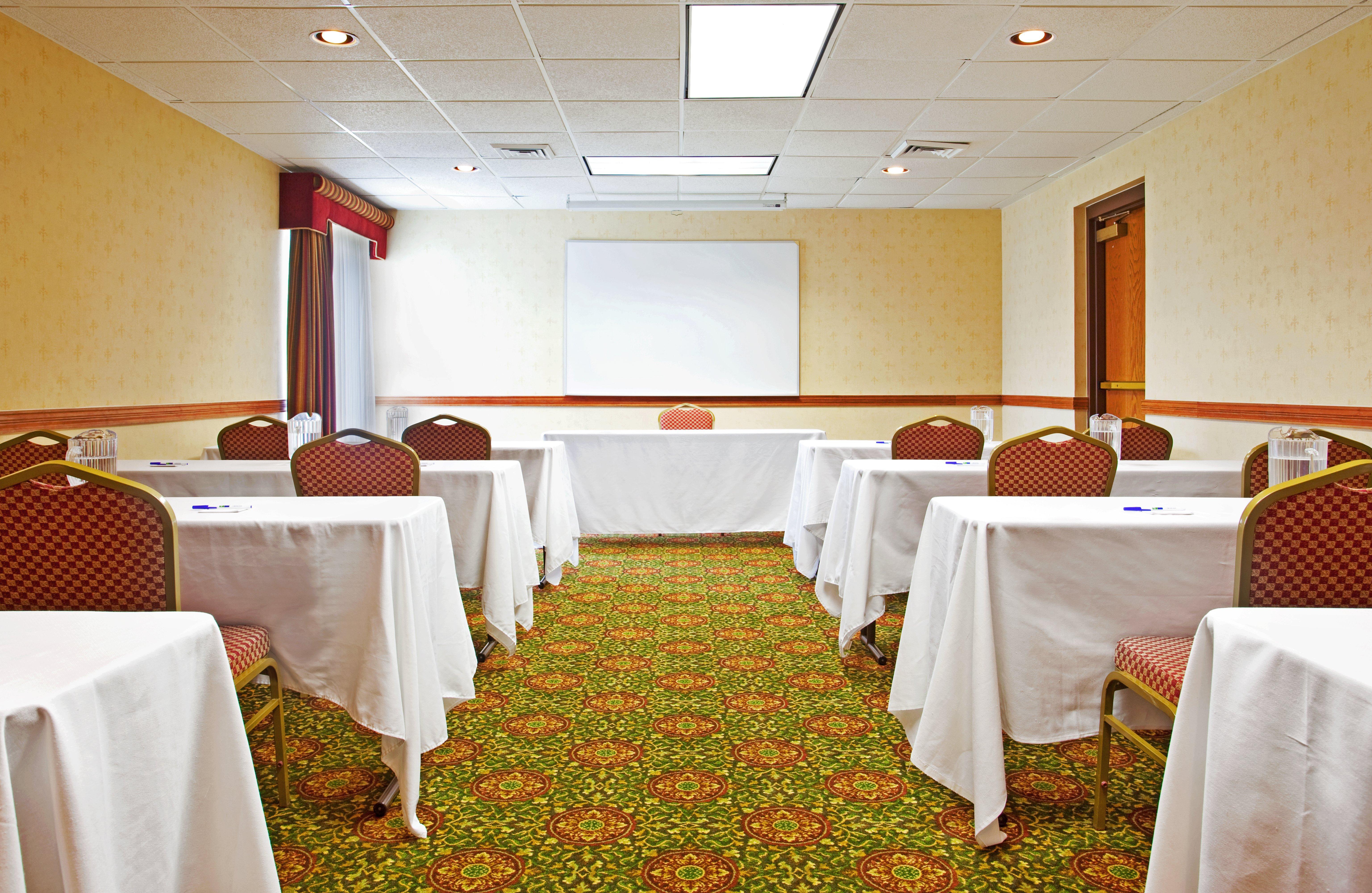 Candlewood Suites Grand Rapids Airport By Ihg Cascade Εξωτερικό φωτογραφία