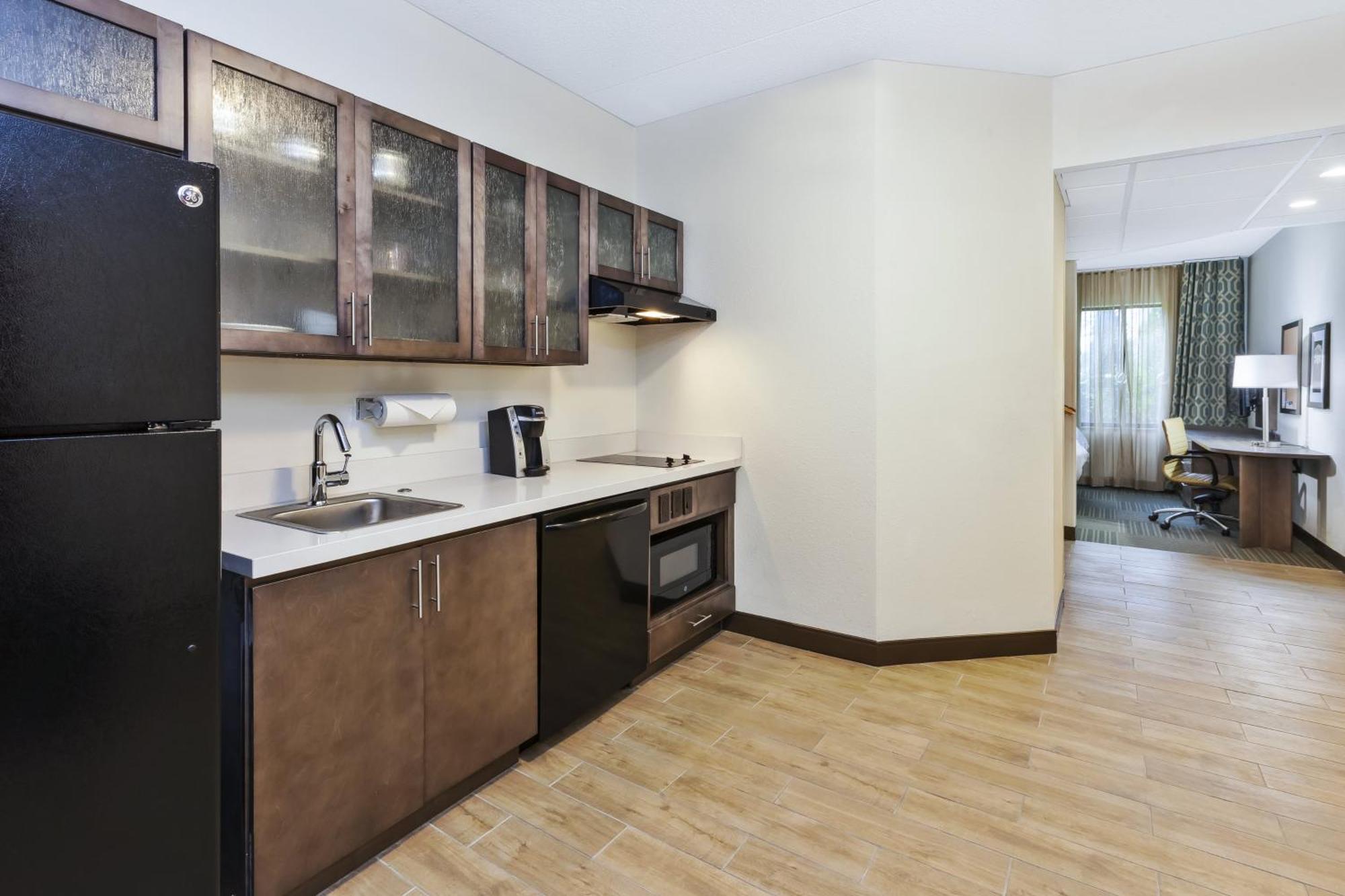 Candlewood Suites Grand Rapids Airport By Ihg Cascade Εξωτερικό φωτογραφία