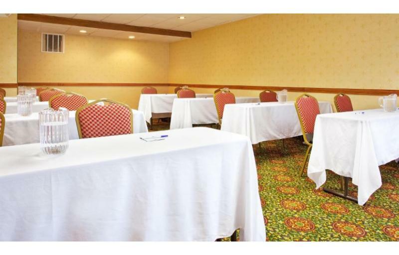 Candlewood Suites Grand Rapids Airport By Ihg Cascade Εξωτερικό φωτογραφία